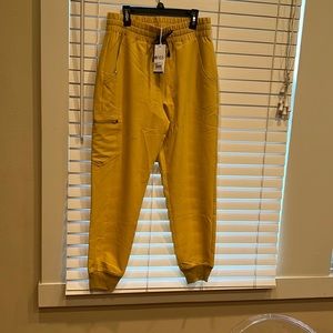 Brand New Figs Scrub Bottom